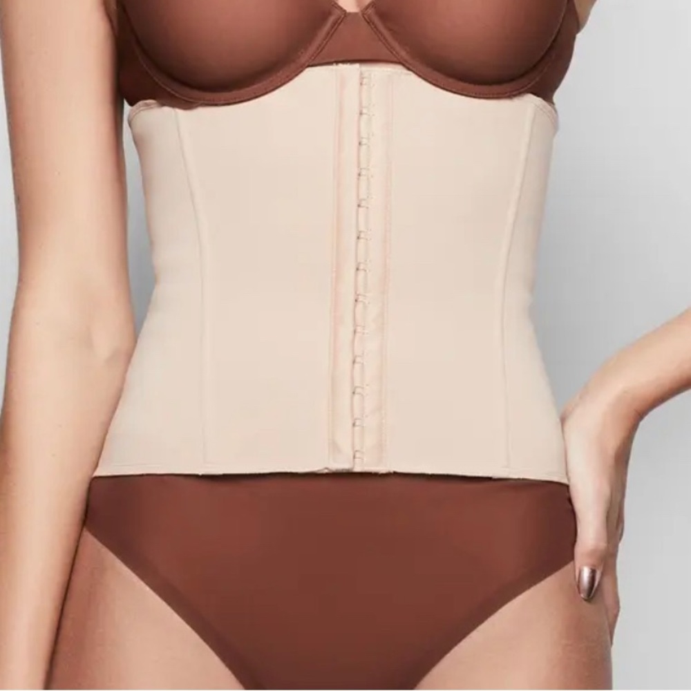 SKIMS Waist Trainer